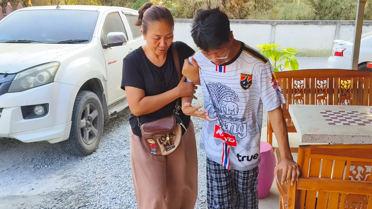 วอนช่วย "น้องดราก้อน" เหยื่อชนแล้วหนี กายพิการแต่อยากเรียนต่อ