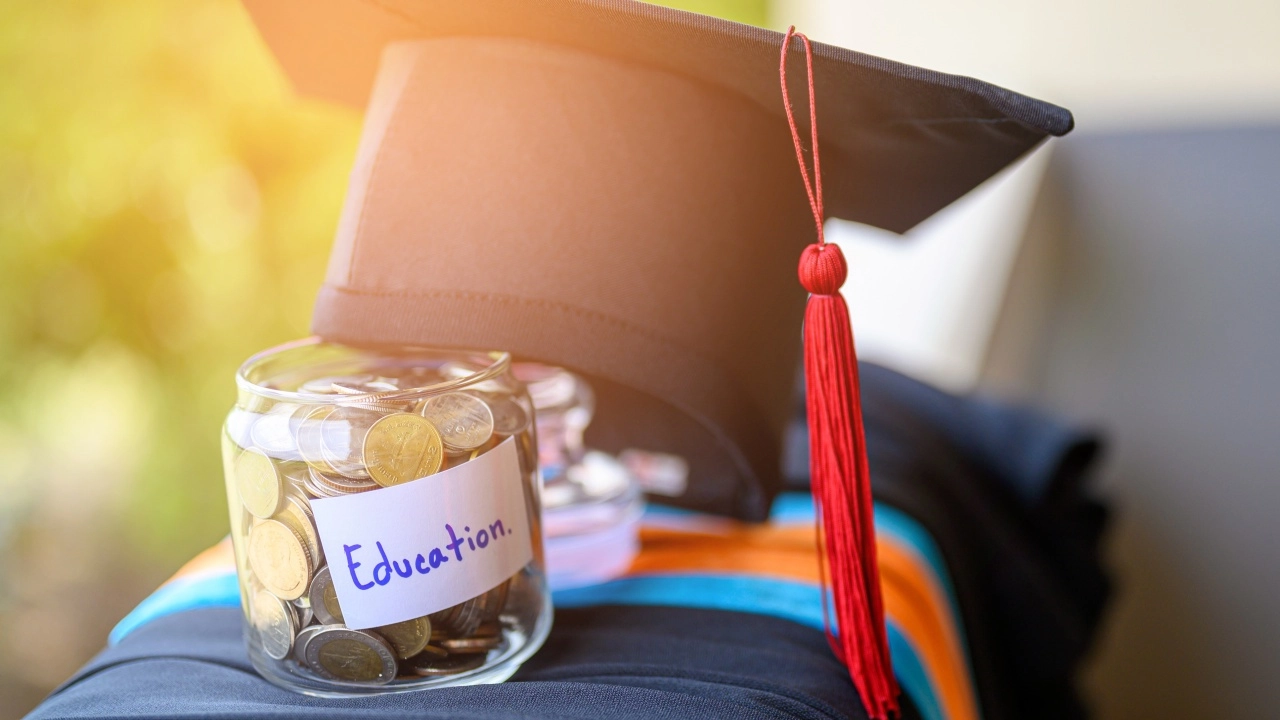 ชวนนักเรียน-นักศึกษา ผู้กู้ยืม กยศ. ออมเงิน รัฐสมทบ 50%