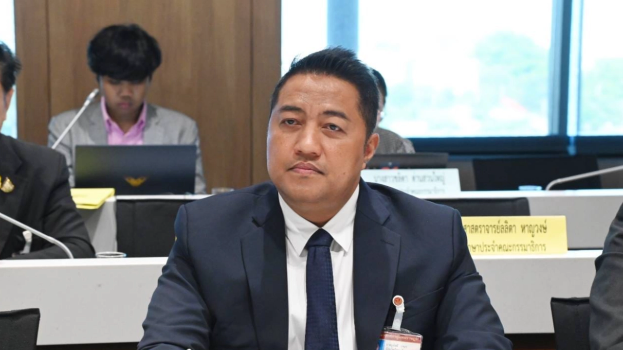 “ยูนัยดี” เหน็บแรง หลักสูตร วปอ. ย่อมาจาก “วิทยาลัยป้องกันอุ๊งอิ๊ง”