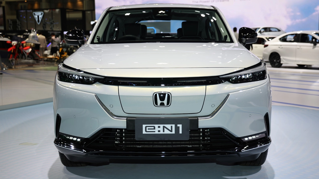 พาไปดูภาพจริง รถไฟฟ้าฮอนด้า Honda e:N1 ชาร์จ 1 ครั้ง วิ่งไกล 500 กม.