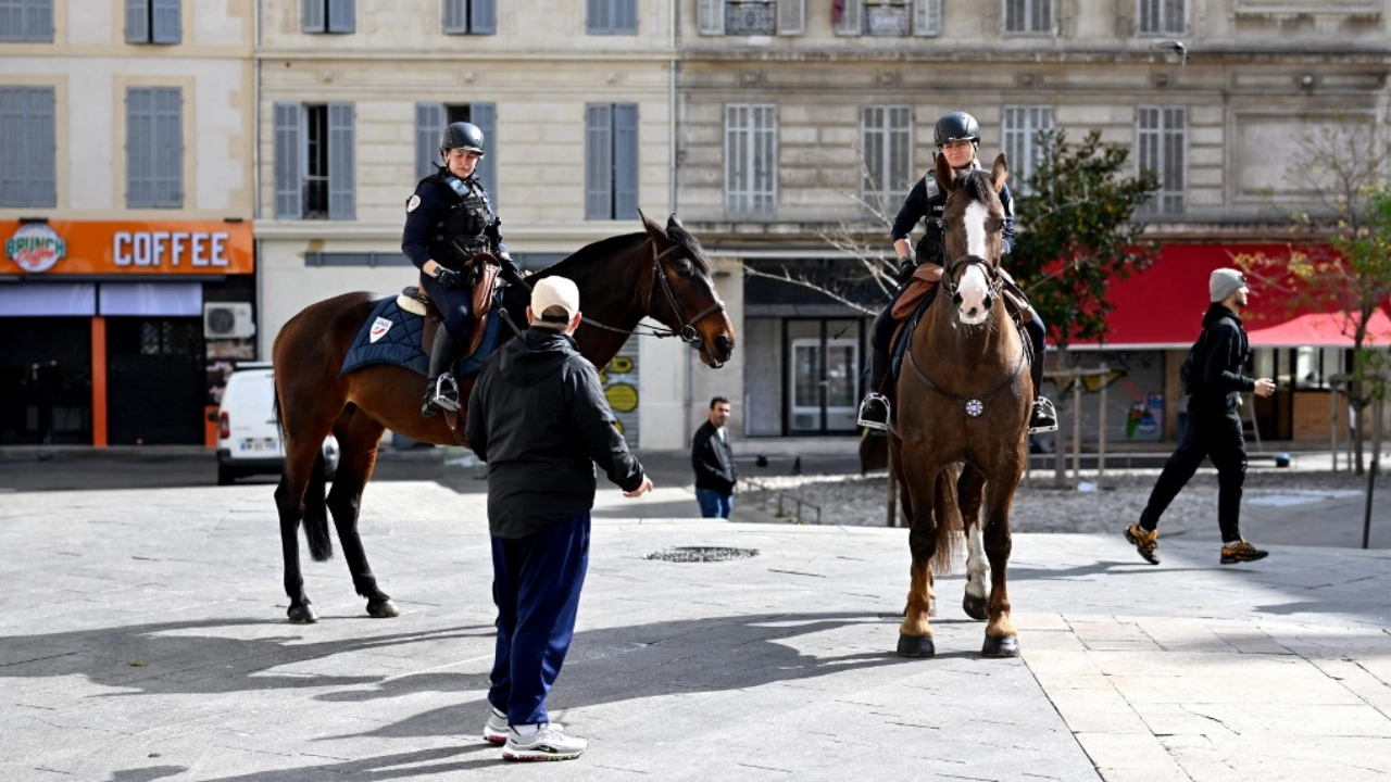 ฝรั่งเศสยกระดับเตือนภัยความมั่นคงเป็นขั้นสูงสุด หลังเกิดเหตุโจมตีรัสเซีย