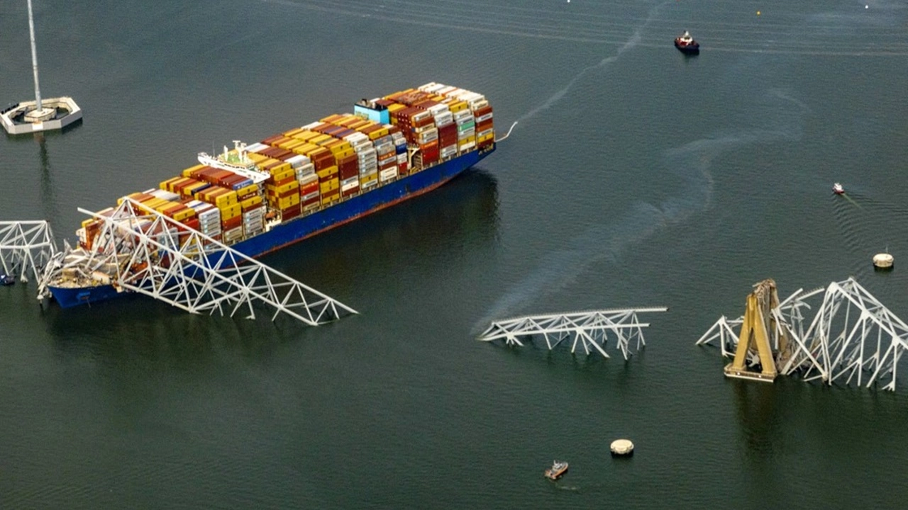 เรือสินค้าสูญเสียพลังงานก่อนชนสะพานบัลติมอร์-เร่งหาคนหายอีก 6 ราย