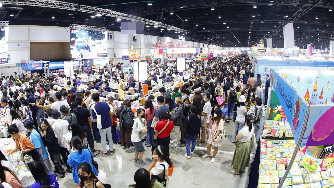 ตัดสิทธิ์ "ดอกหญ้าฯ" งานสัปดาห์หนังสือ ครั้งที่ 52 ตุกติกจองเวทีกิจกรรม