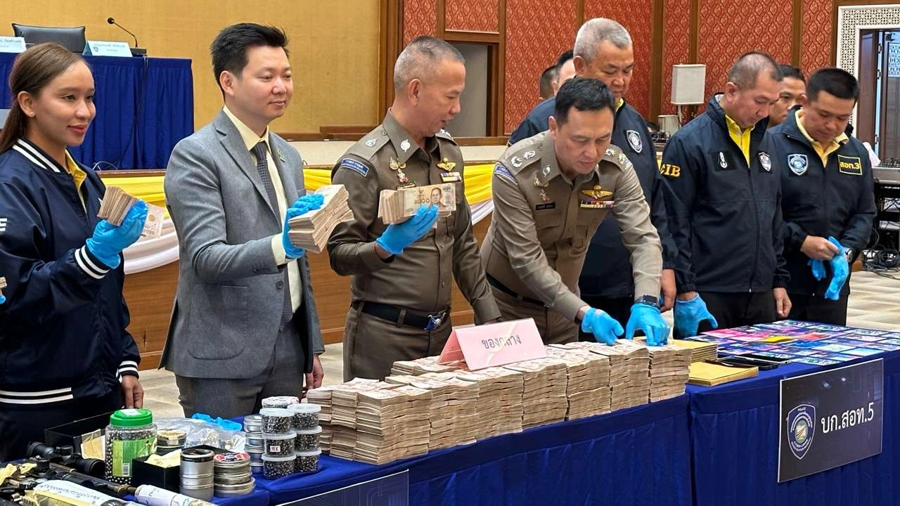 ตร.ไซเบอร์ ทลาย 5 เว็บพนัน จับ 8 ผู้ต้องหา ยึดทรัพย์กว่า 26 ล้าน