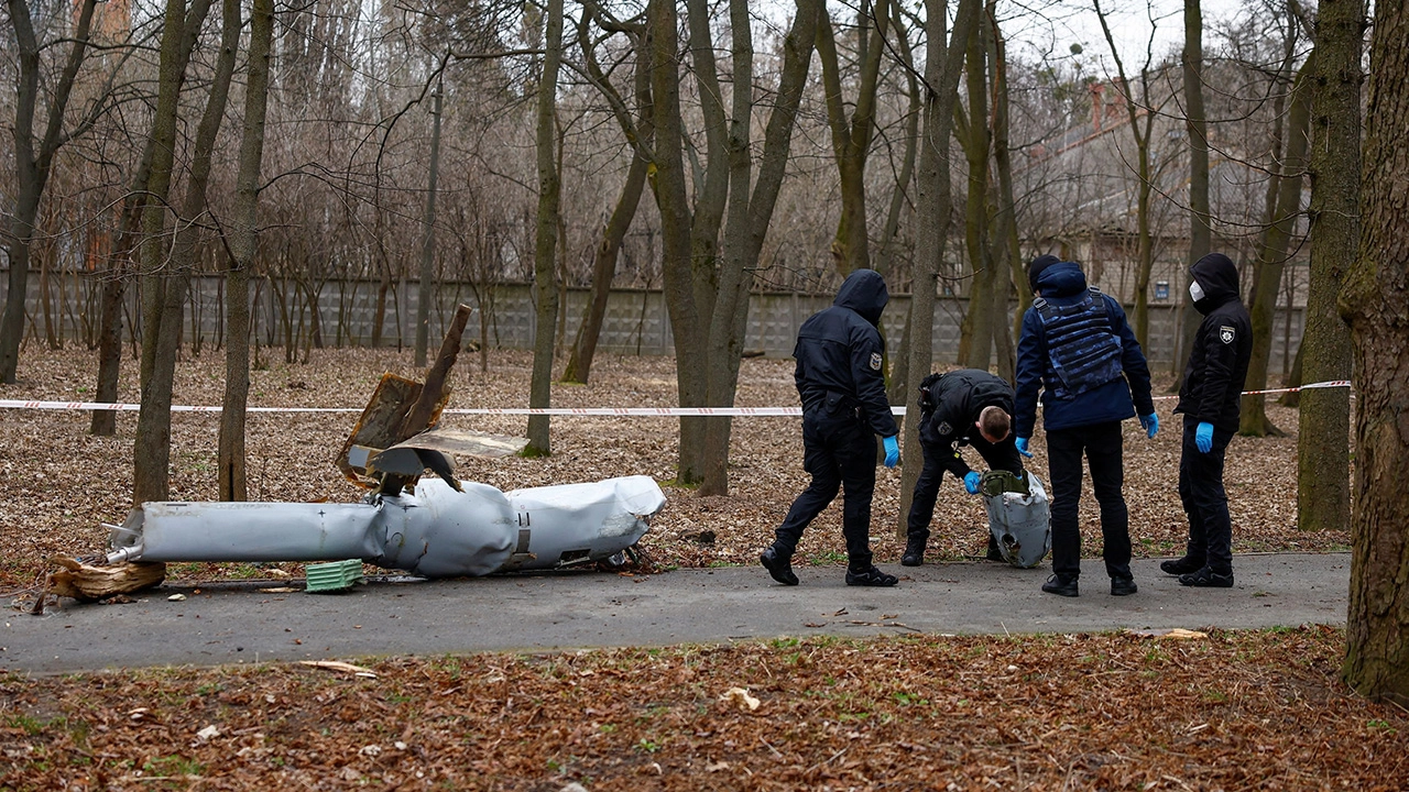 กองทัพยูเครนเตือนจรวดถล่มล้ำน่านฟ้า