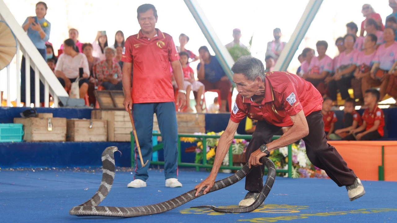 ผู้ว่าฯ ขอนแก่นชวนไป "หมู่บ้านงูจงอาง" หนุนท่องเที่ยวสร้างสรรค์แบบเซอร์ไวเวอร์ 