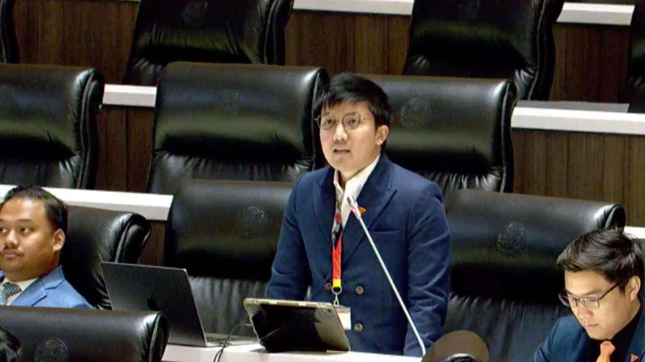 สส.ก้าวไกล ซัด "กอ.รมน." หน่วยงาน ตรวจสอบงบฯ ยากสุด ของบฯ ไม่ตรงภารกิจ 