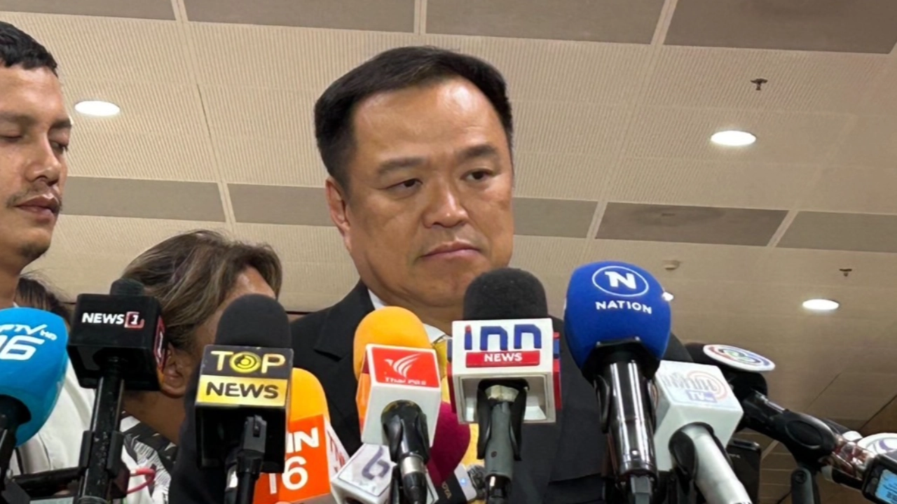 อนุทิน ลุยปราบปรามสิ่งผิดกฎหมายต่อ มองปรับ ครม. นายกฯ ต้องให้เกียรติพรรคร่วม