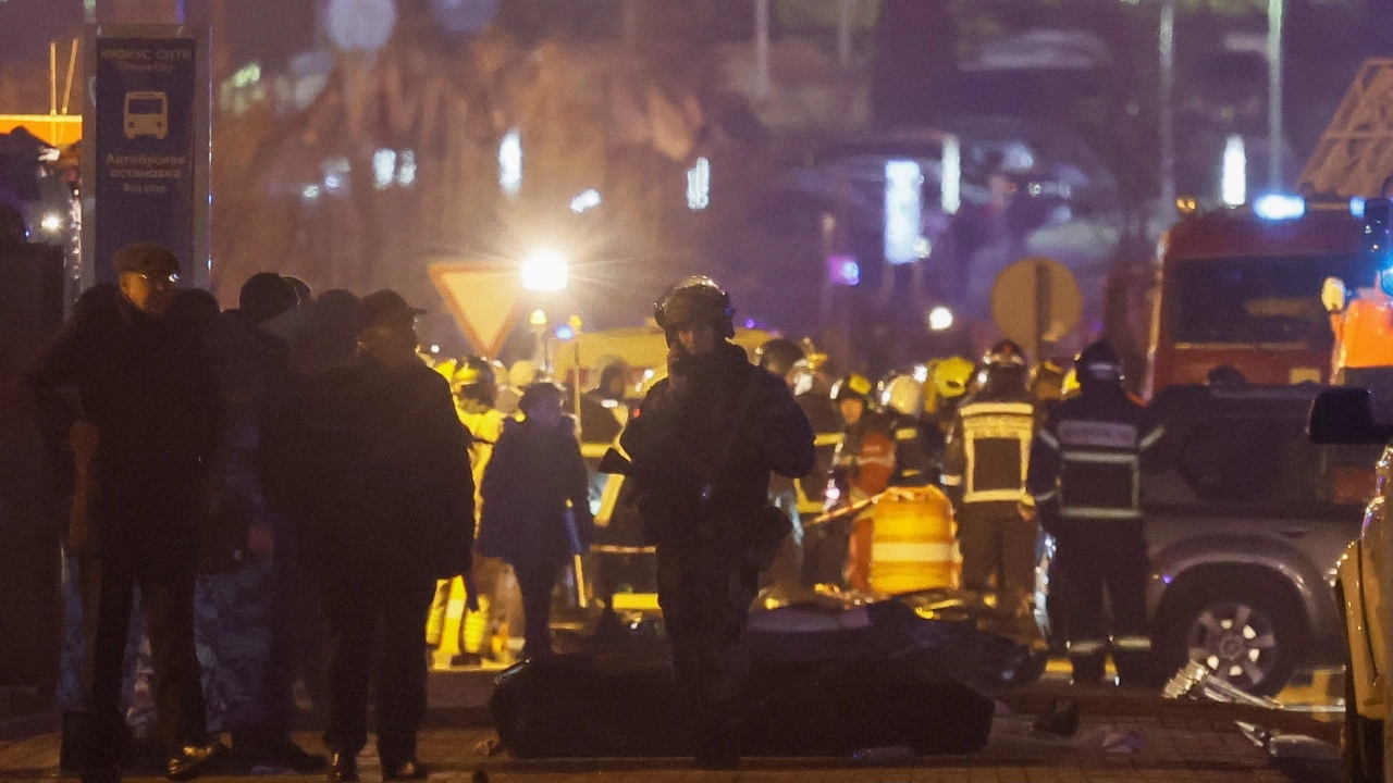 รัสเซียช็อก เหยื่อกราดยิงคอนเสิร์ตที่มอสโก ตายพุ่งอย่างน้อย 60 ศพแล้ว