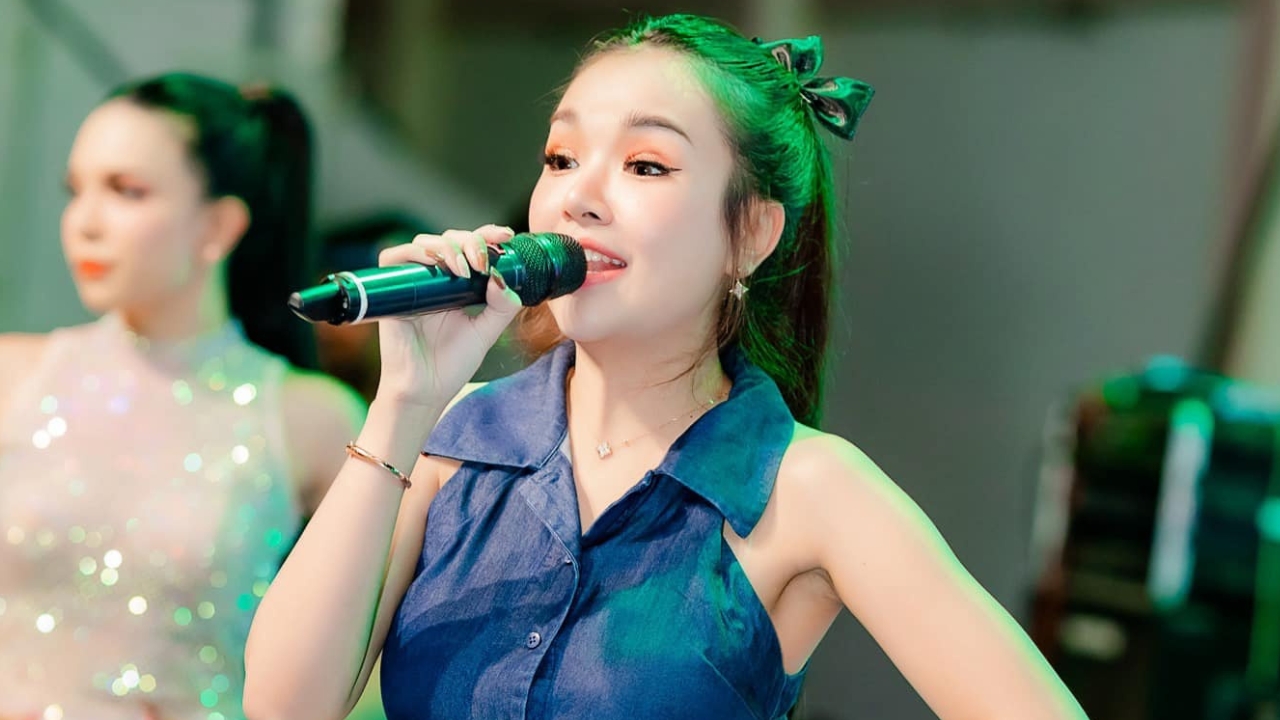 นักร้องสาวโดนทักอ้วนกลางไลฟ์ แต่ไม่ยอมปล่อยผ่าน ตอบกลับแบบรัวๆ 