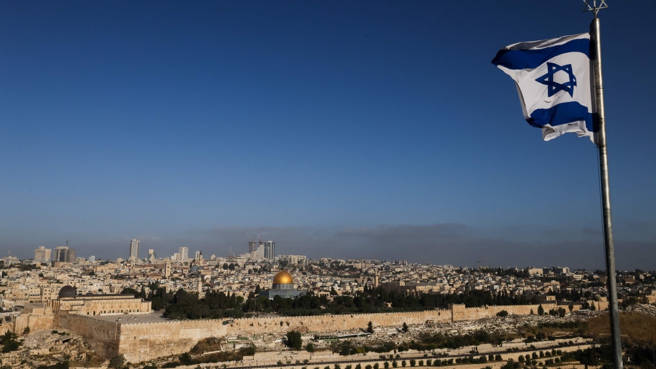 นาทีระทึก อิสราเอล‘เอาคืน’ โจมตีอิหร่าน เสียงระเบิดดังสนั่นที่อิสฟาฮาน (คลิป)