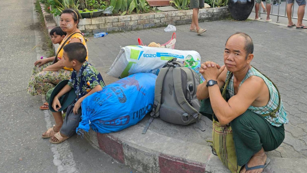 คนเมียวดีแห่หนีเข้าไทย พม่าส่งบินรบ ทิ้งบอมบ์กะเหรี่ยง KNU รอบดึก