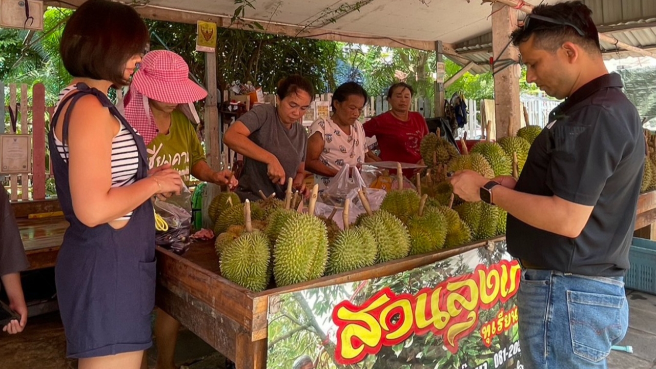 คนแห่ซื้อทุเรียน GI ปราจีนรุ่นแรกของปี สวนลุงเกษม เนื้อแห้งหวานมัน 