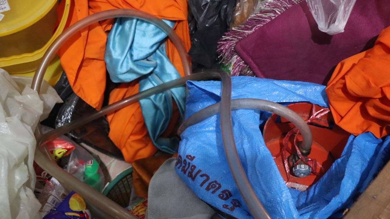 พระป่วยซึมเศร้าเครียด เปิดถังแก๊สต่อสายยางใช้ถุงคลุมหัว ลาโลก