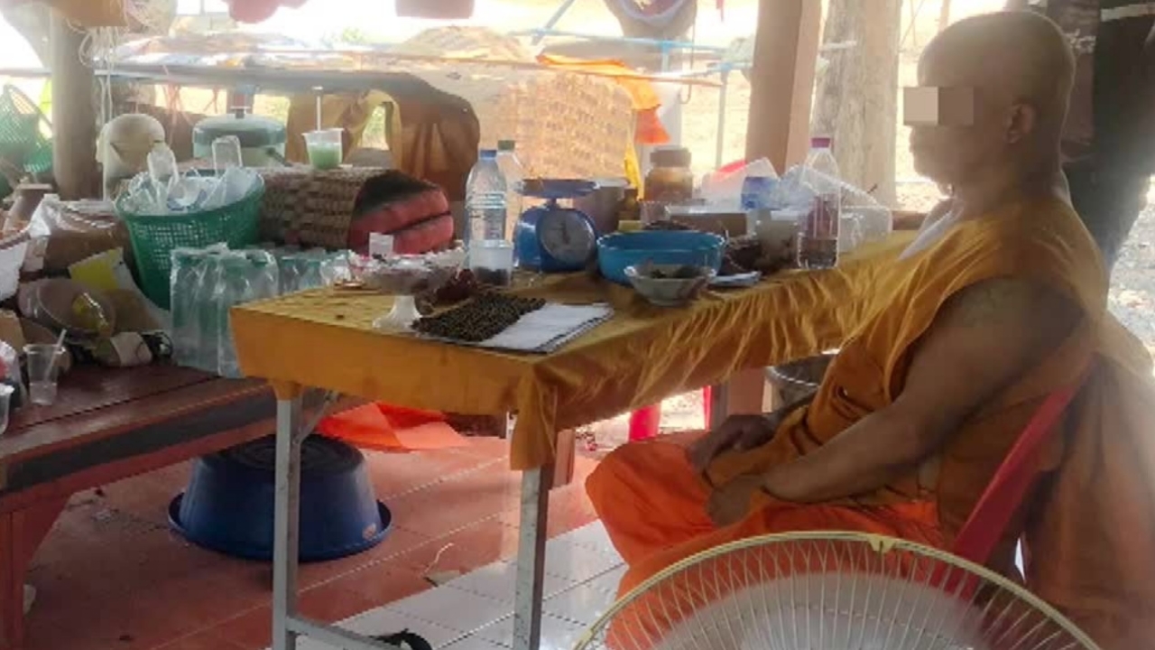 จับสึกพระวัย 50 ลวง ด.ญ. 13 ปี ขยี้กามยับ ชาวบ้านแค้นบุกถีบถึงกุฏิ