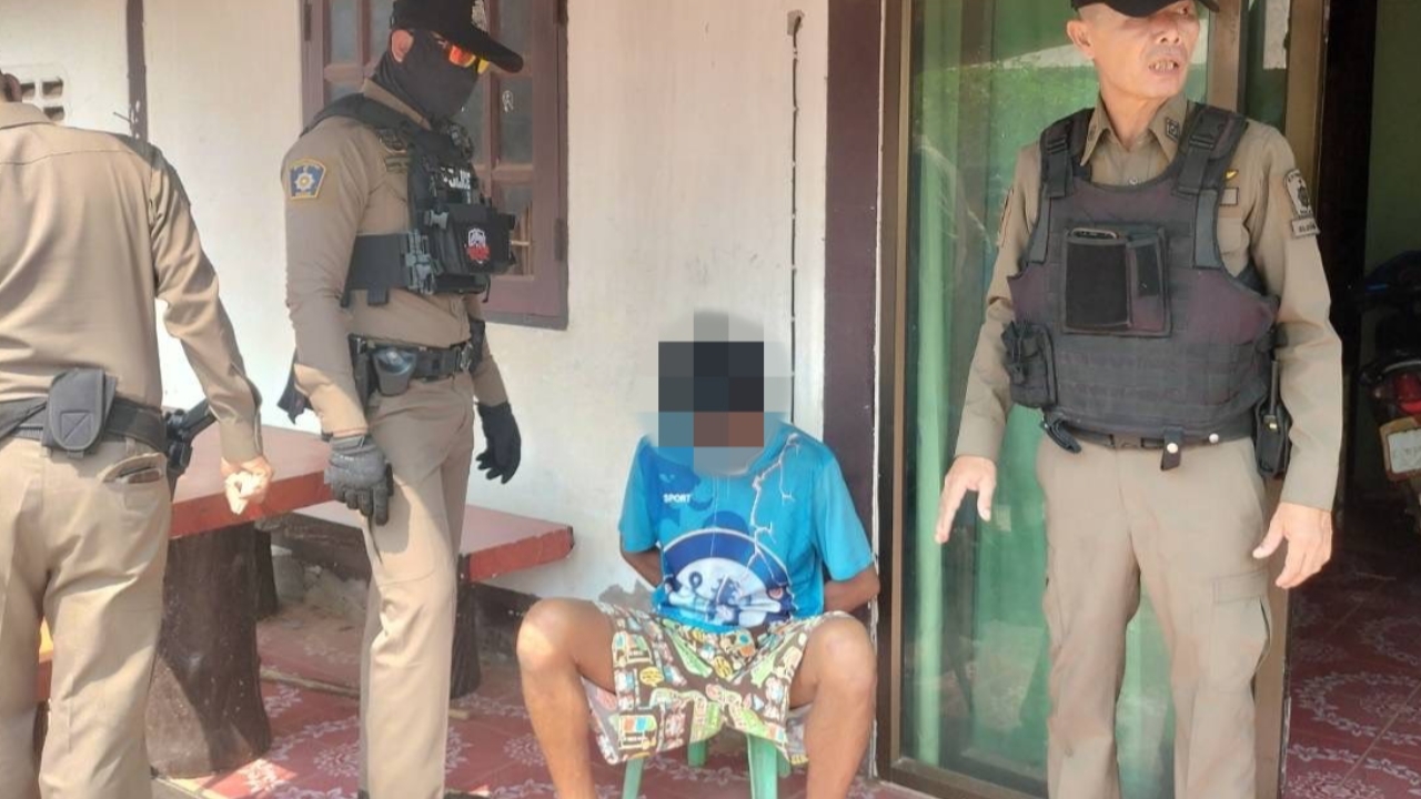 ฟันคอดับ ด.ช.12 ตายข้างร้านชำ ฝีมือลุงป่วยจิต เครียดถูกดุด่าลงกับหลาน