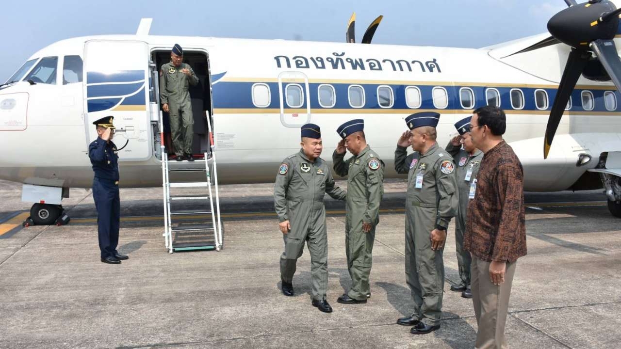 ผบ.ทอ. ตรวจเยี่ยมให้กำลังใจชุดปฏิบัติการควบคุมไฟป่า กองบิน 41