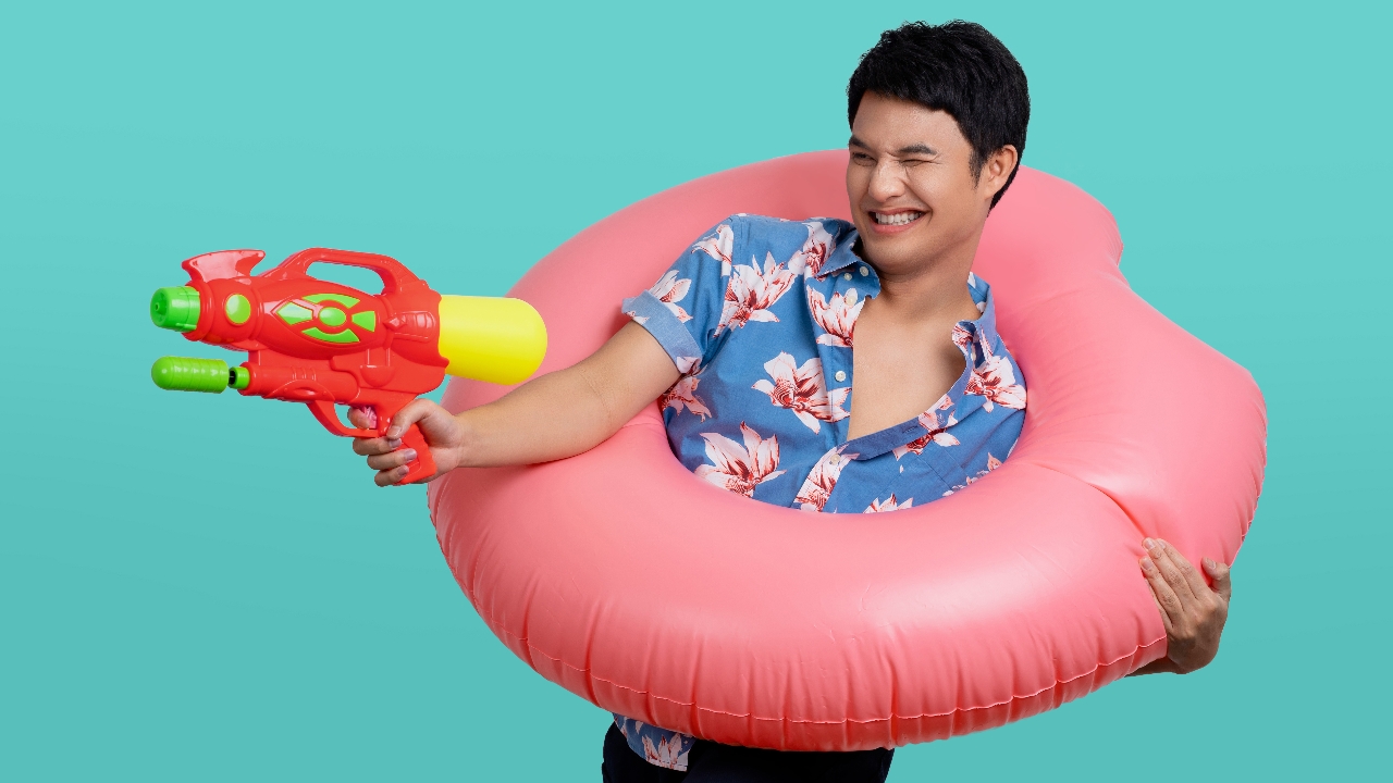 แฟชั่นสงกรานต์ 2567 แต่งตัวไปเล่นน้ำ แซ่บๆ แจกความสดใสสู้ท้าแดด