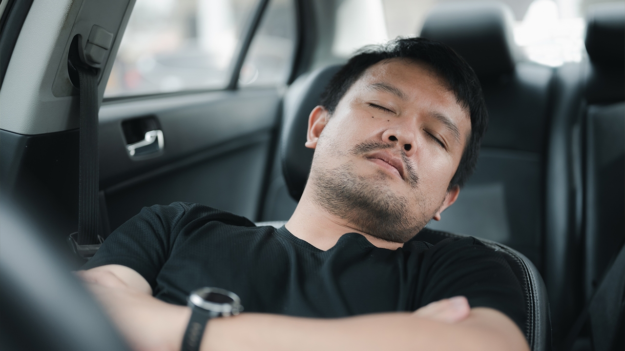 โปรดระวัง หากเดินทางไกล เปิดแอร์นอนในรถระวังตายไม่รู้ตัว 