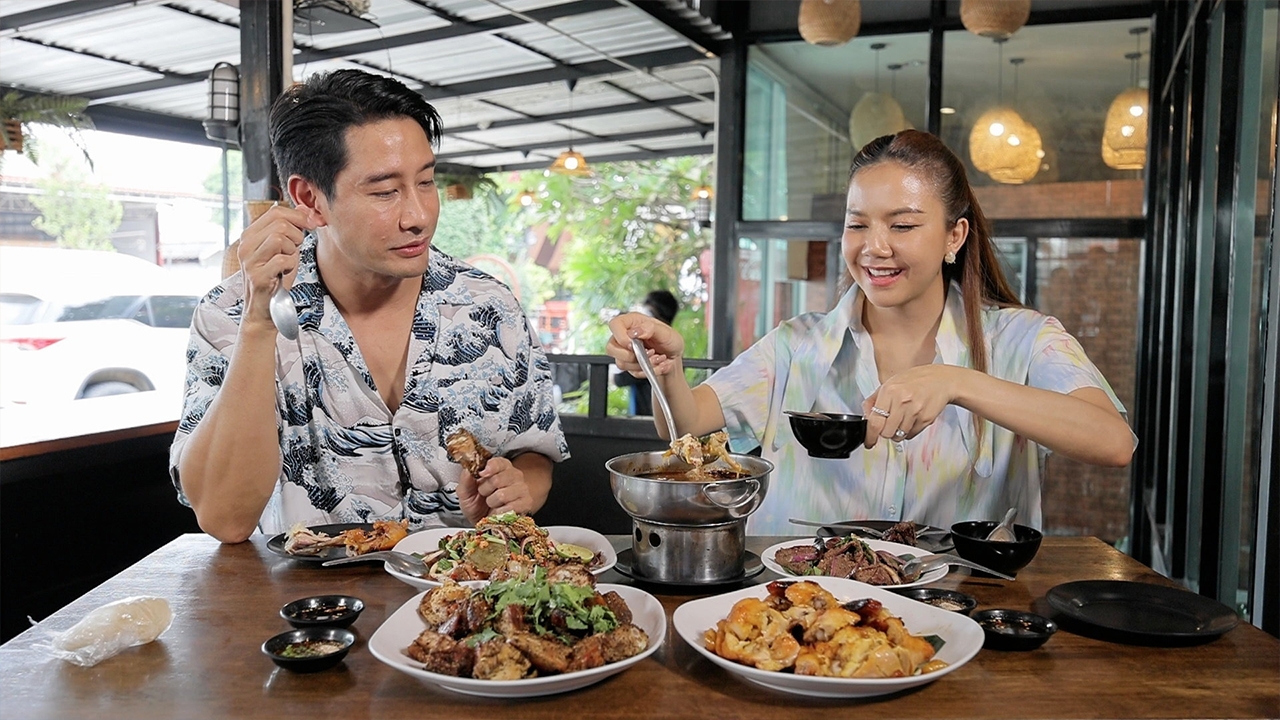 อบจนโอ่งแทบแตก "ไก่อบโอ่งต้นตำรับ-ลุงกด" ใน "เศรษฐีป้ายแดง"