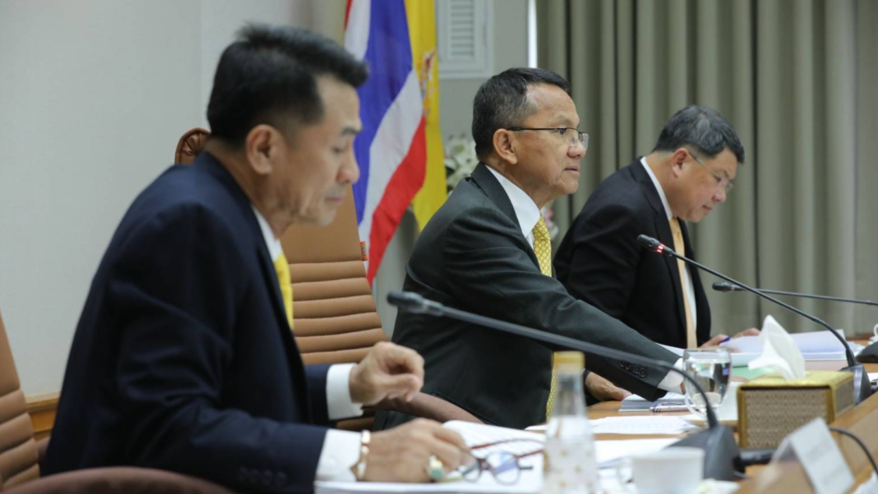 ลุยส่งเสริมมีบุตร ตั้งเป้าให้แม่มีลูก 2 คน พร้อมถกแก้ปัญหาตั้งครรภ์ในวัยรุ่น