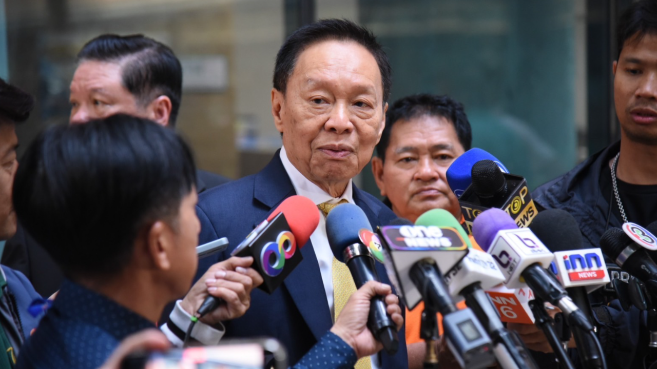 "พัชรวาท" สั่ง ฮ.บินด่วน หลังไฟป่ากัมพูชาลามเข้าเขตรักษาพันธุ์สัตว์ป่าคลองเครือหวาย