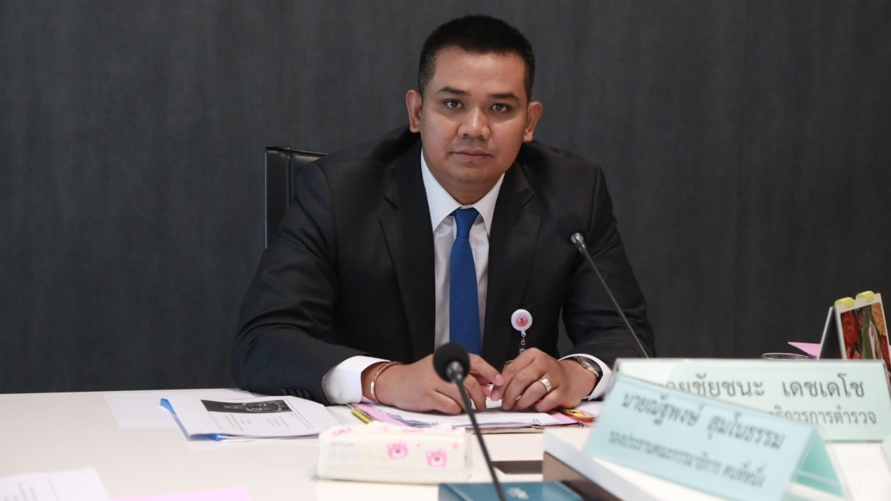 "ฝรั่งเตะหมอ" งานนี้ "เด็ดดอกไม้สะเทือนถึงดวงดาว" จี้ รัฐสอบรุกที่ชายหาด