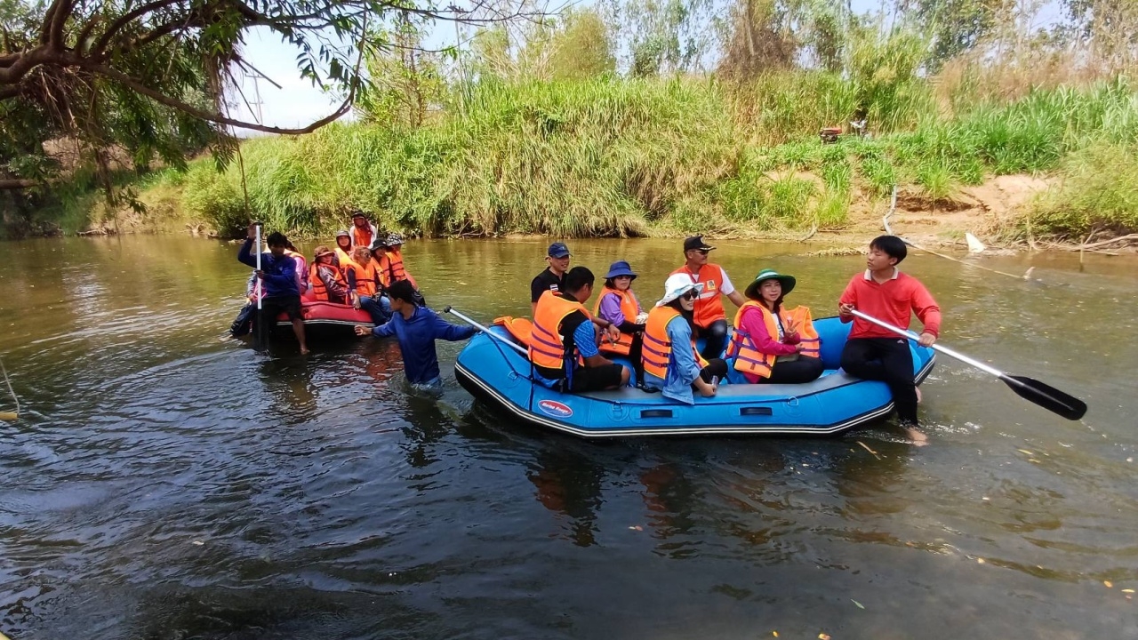 หนีร้อนชวนเที่ยววิถีชุมชน ล่องแพ "ห้วยแม่ละเมา" แหล่ง "เตา" สาหร่ายน้ำจืดของไทย