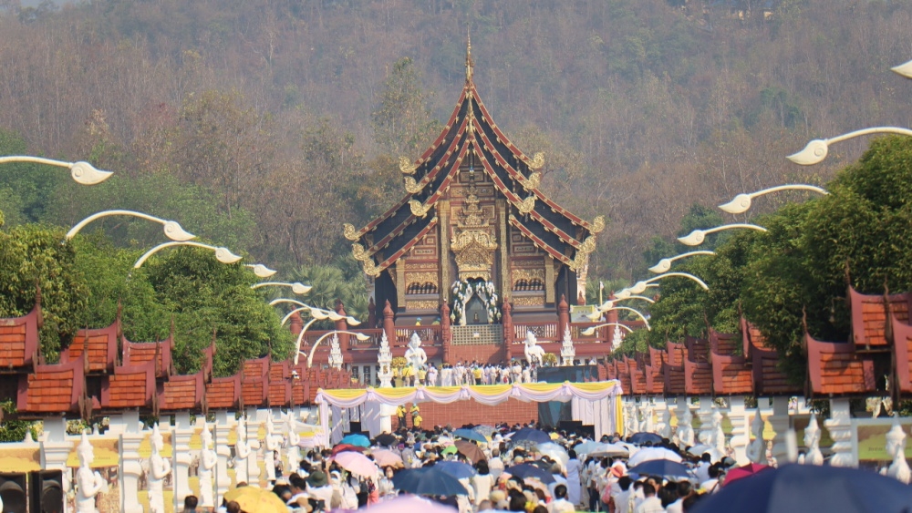 ชมงานสักการะพระบรมสารีริกธาตุ จ.เชียงใหม่ พุทธศาสนิกชนเนืองแน่น