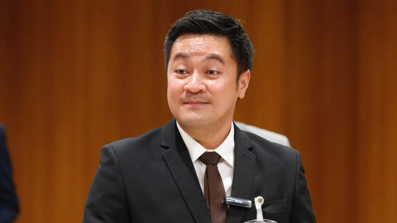 “หมออ๋อง” เผย ระเบียบใช้ห้องหลังบัลลังก์ออกแล้ว หลังมีพรรคการเมืองครอง