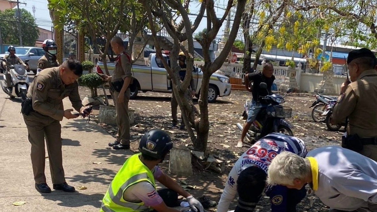 ม.3 ไล่ยิง ม.4 นัดเจอวัดข้างโรงเรียน ปมเขม่น "แจกกล้วย" หนีตาย-ยังวิ่งตาม