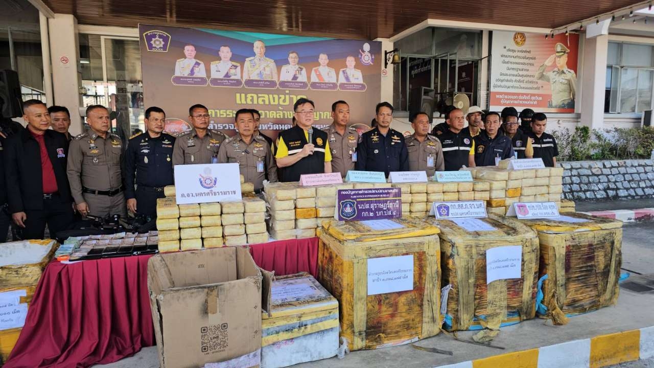 เมืองคอน เปิดยุทธการจู่โจม 2 จุด จับ 3 ผู้ต้องหา ยึดยาบ้า 4 ล้านเม็ด