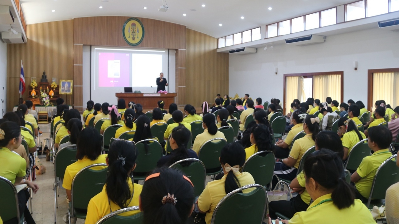 ร.ร.ธัมมสิริศึกษาสัตหีบ จัดอบรม STEAM Education เพื่อพัฒนาศักยภาพผู้เรียน