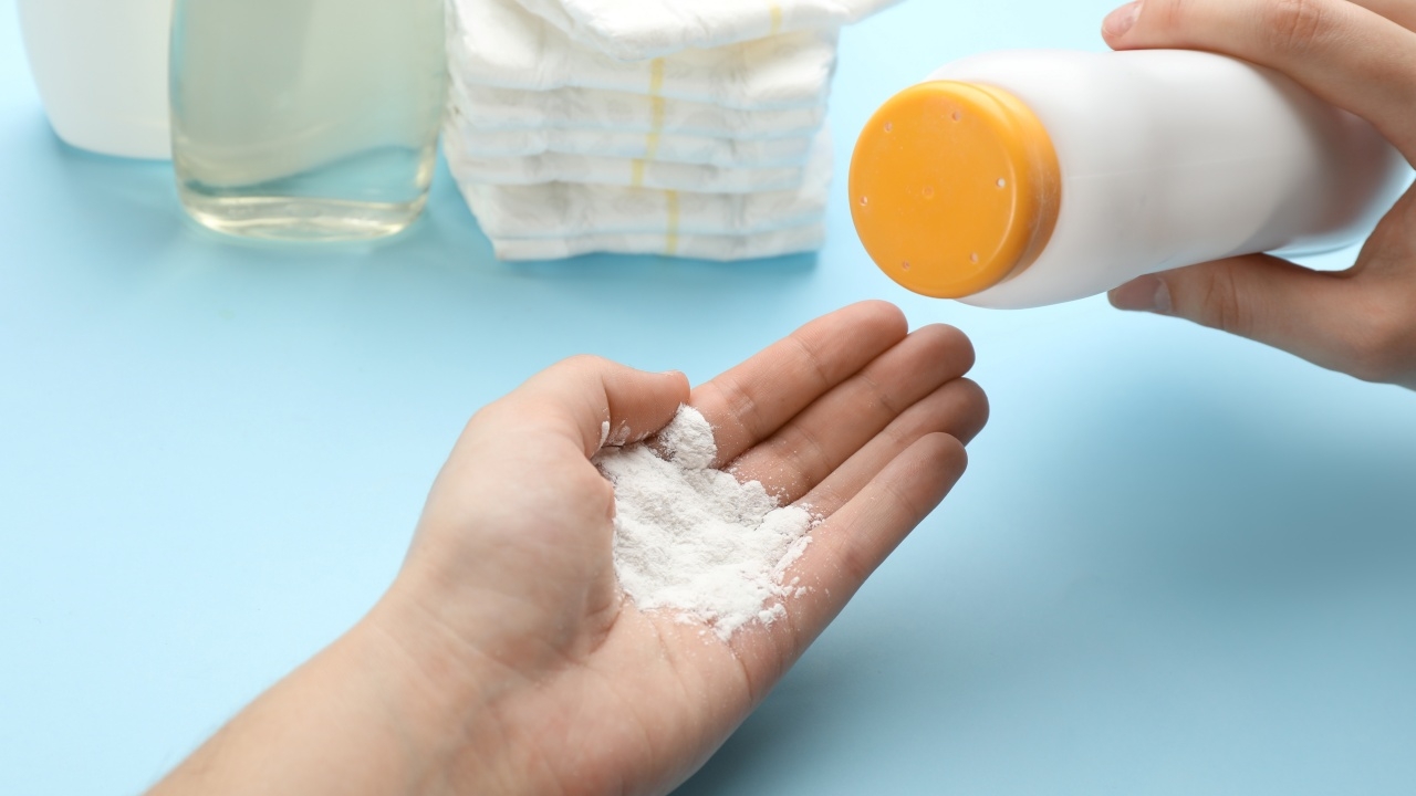 เพจดังอธิบาย ทำไมผู้ผลิต "แป้งเด็ก" ในปัจจุบัน ถึงเปลี่ยนมาใช้ "แป้งข้าวโพด"