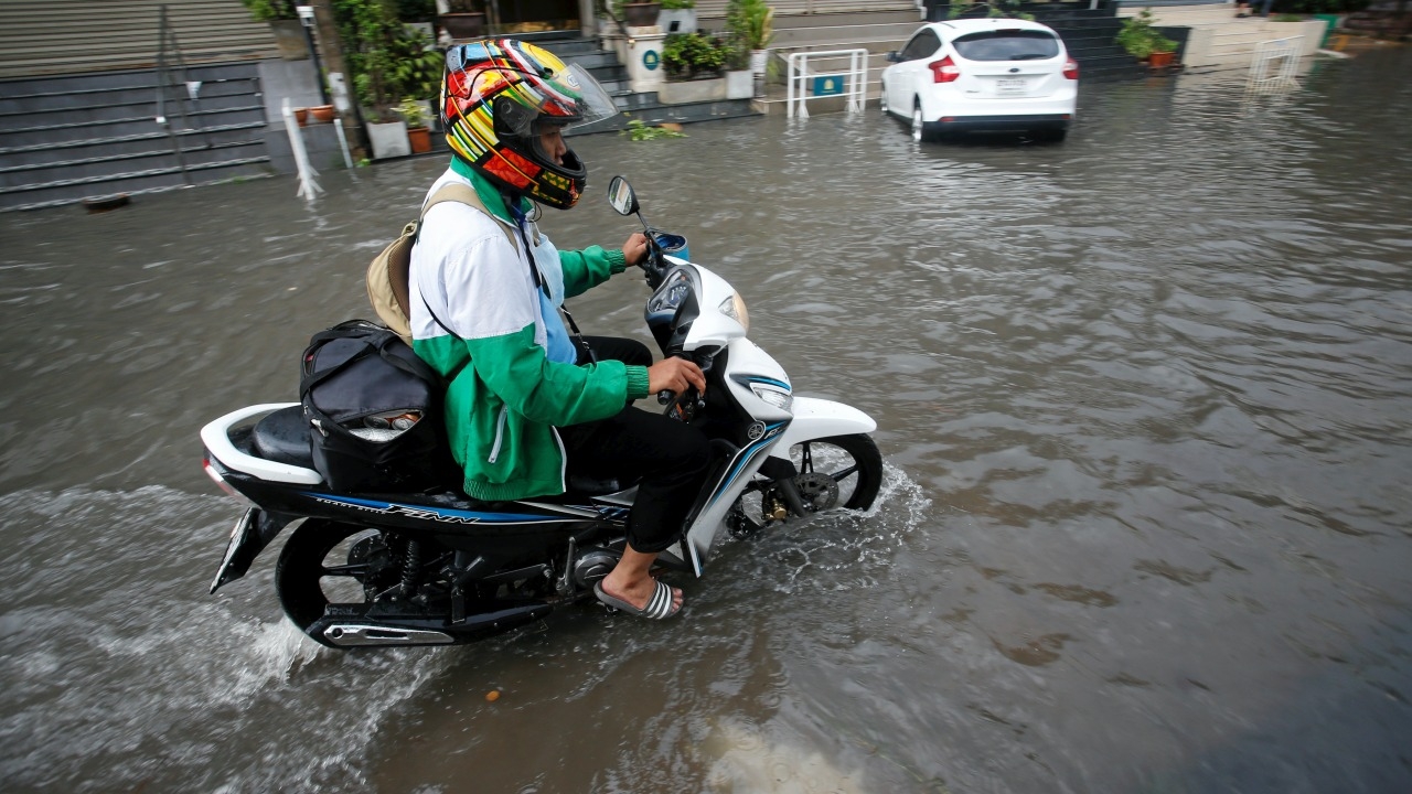 สภาพอากาศวันนี้ มาแล้วพายุฤดูร้อน เหนือ อีสาน กทม.อาจโดนด้วย