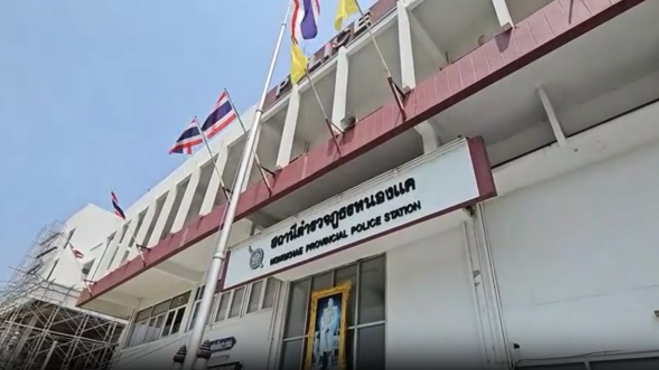 พ่อแม่โวย ม.1 ถูกครูฝ่ายปกครอง ตบแก้วหูทะลุ เหตุ "แต่งตัวผิดระเบียบ"