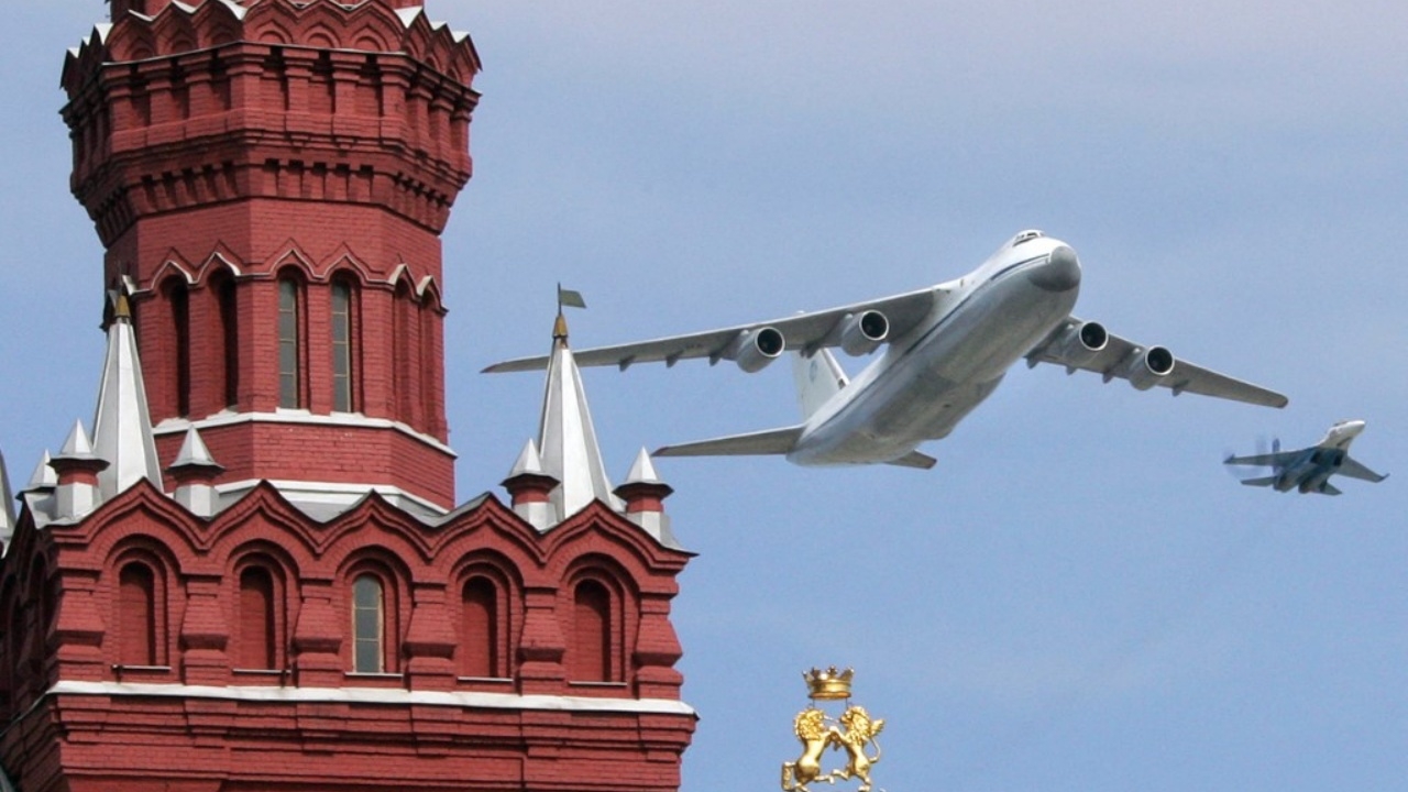 นาทีช็อก เครื่องบินลำเลียงกองทัพรัสเซียตก หลังเกิดไฟไหม้ ดับสลดทั้งลำ (คลิป)