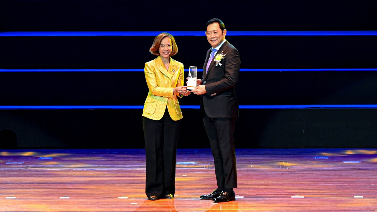 รอบรั้วการตลาด : เคาน์เตอร์เซอร์วิส รับรางวัล TQA Leadership Excellence Award