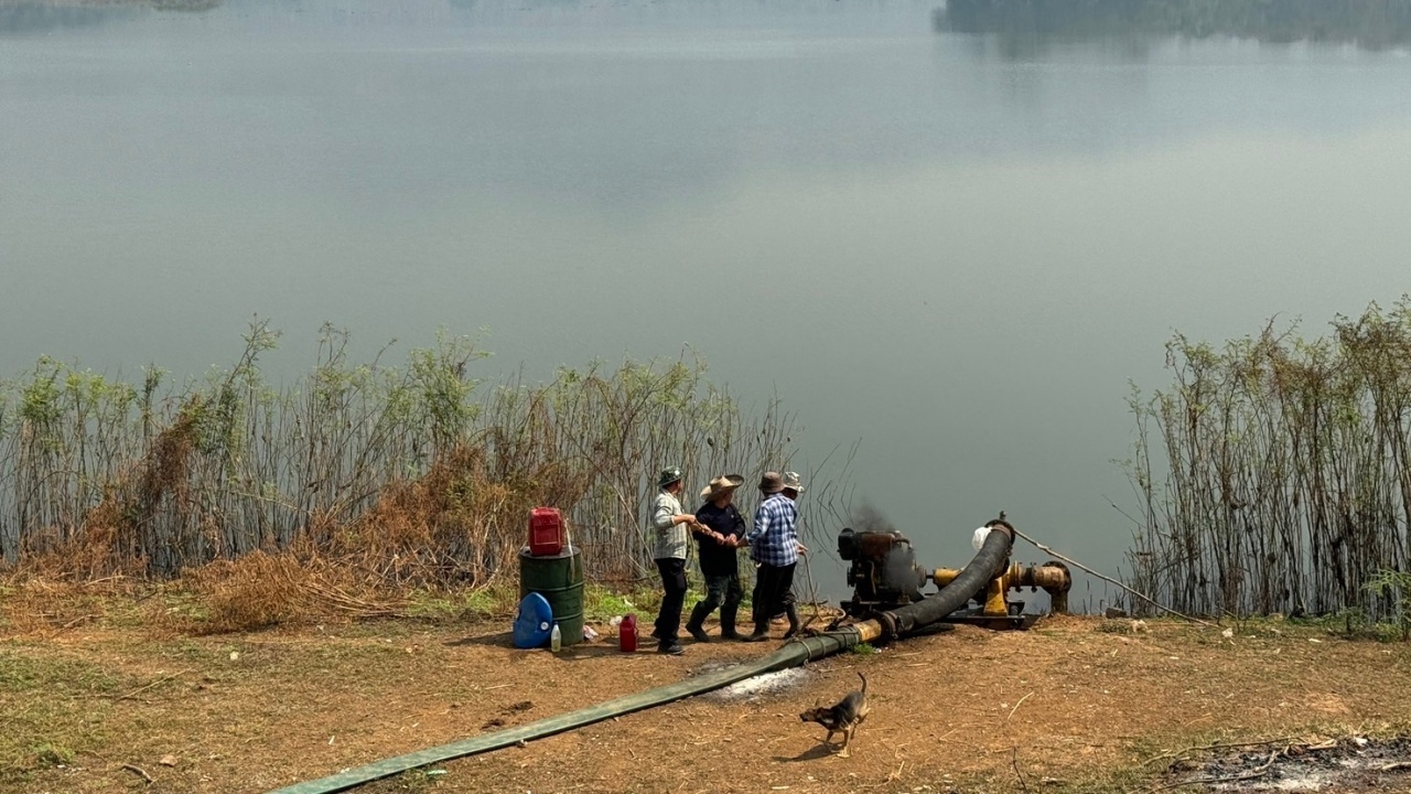 หลายภาคส่วนเข้าช่วยเหลือ อ.แม่ออน หลังเจอภัยแล้ง นาข้าวขาดน้ำกว่า 200 ไร่ 