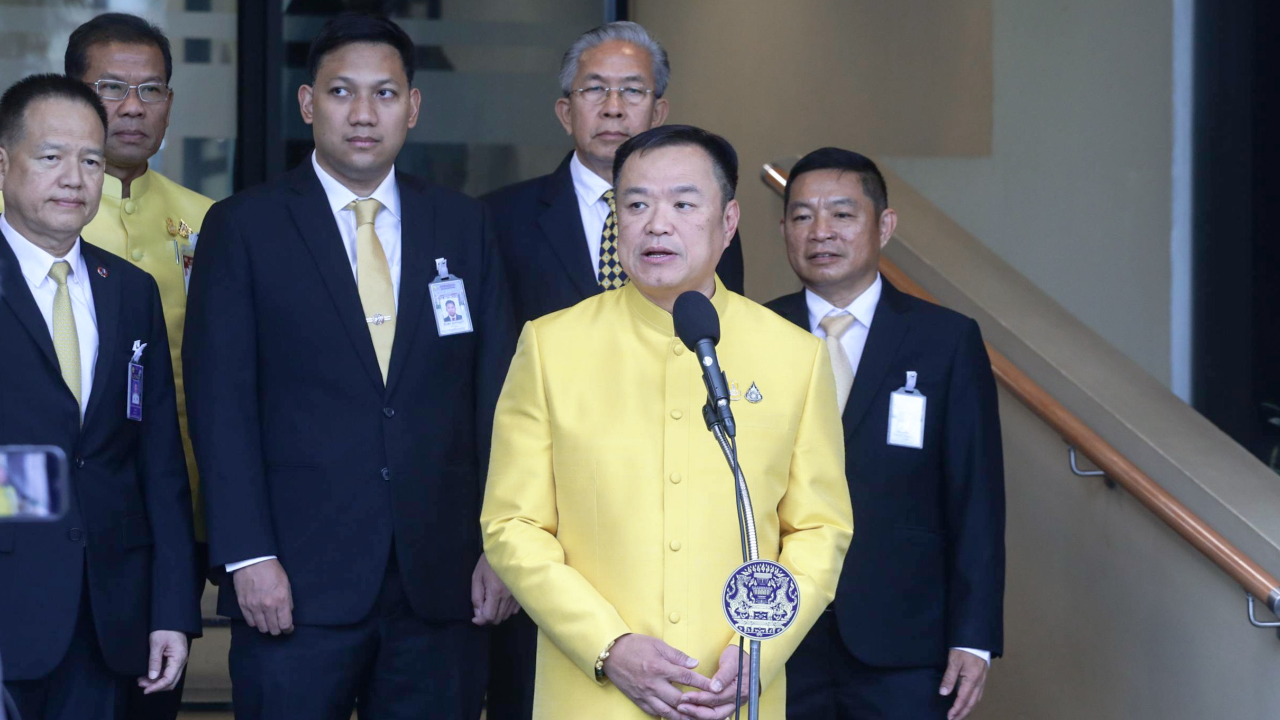 "อนุทิน" เผย รัฐบาล พร้อมอภิปราย ม.153 โต้ "สว.เสรี" อยู่ถึง 25 มี.ค.แน่