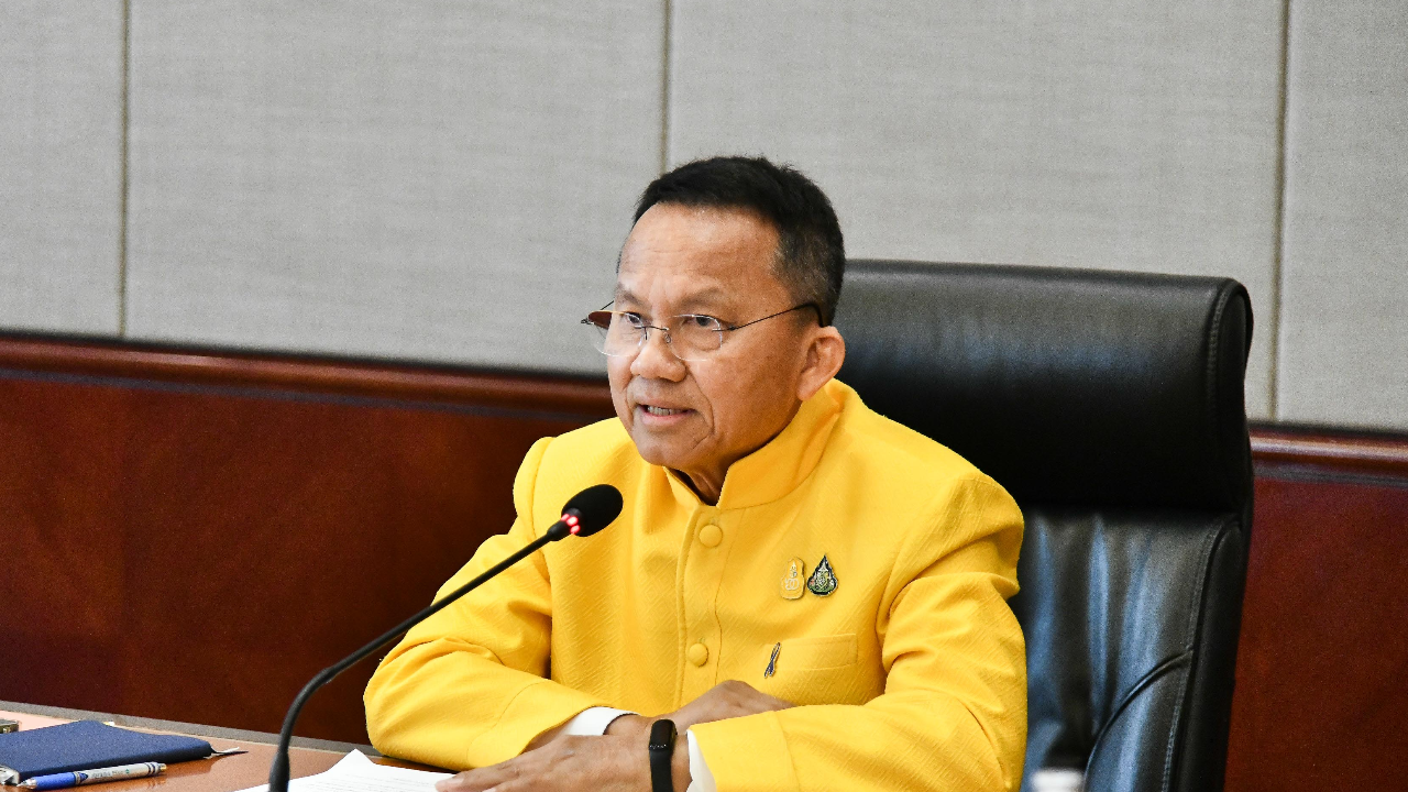 “สมศักดิ์” ซัด “สว.เสรี” ไม่ใช่หมอดู ยัน นายกฯ เศรษฐา อยู่ถึง 25 มี.ค.