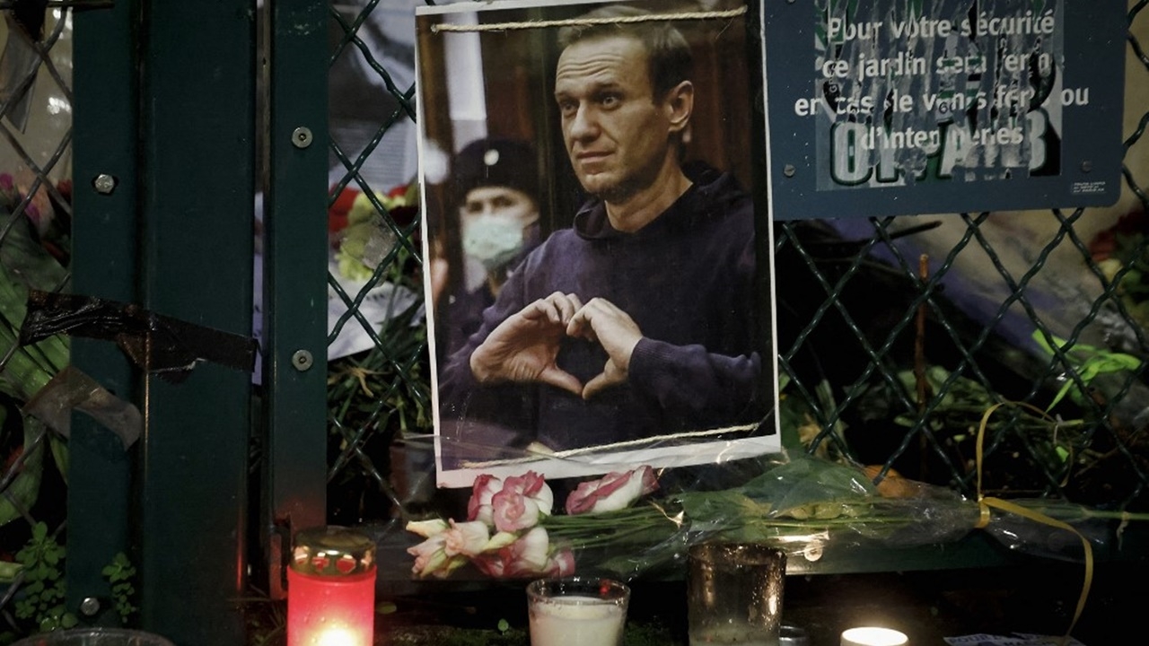 ฝ่ายค้านรัสเซียเผย นาวาลนีเกือบได้เป็นอิสระแล้ว แต่เสียชีวิตในคุกก่อน