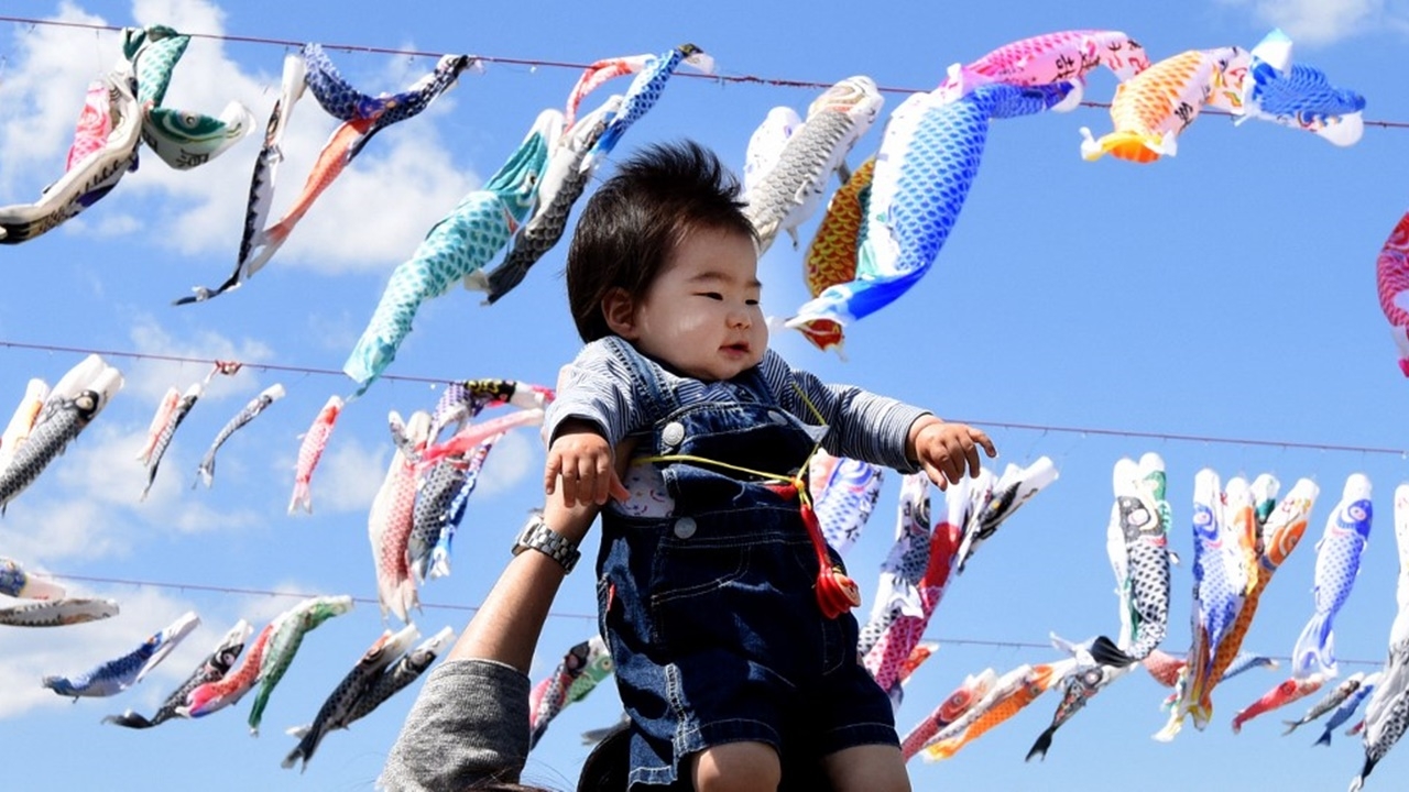 ญี่ปุ่นกลุ้ม อัตราการเกิดปี 2566 ต่ำสุดทุบสถิติใหม่ ลดลง 8 ปีซ้อน