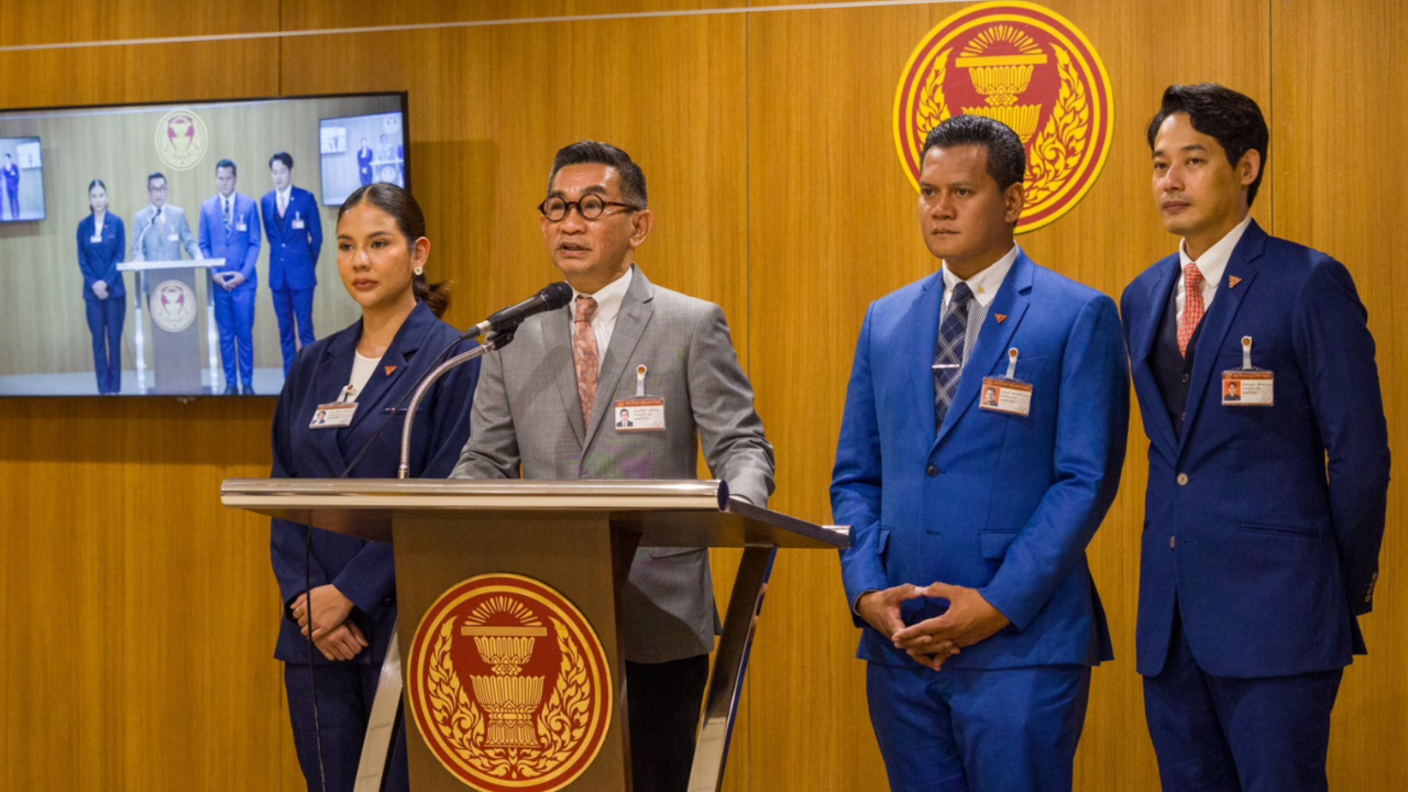 "ก้าวไกล" จ่อเสนอร่าง พ.ร.บ.ภาพยนตร์ เลิกเรตห้ามฉาย ลดอายุเหลือ 18  