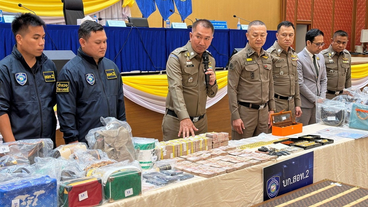 ค้นเป้าหมาย 12 จุด ทลายเว็บพนัน ตำรวจไซเบอร์ลุยยึดทรัพย์ 329 ล้าน