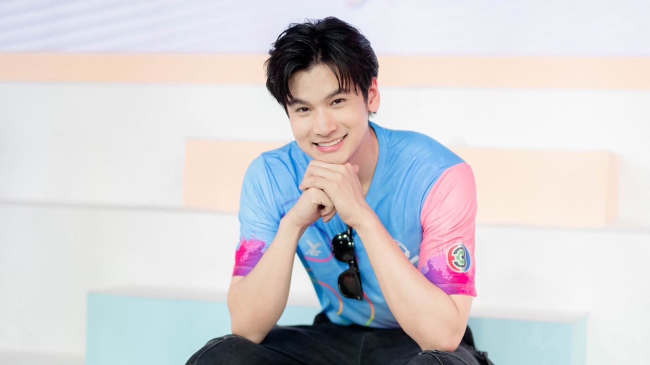 รู้จัก เฟรนด์ พีระกฤตย์ ดาวรุ่งดวงใหม่ ยิ้มละลายจนทุกคนหลง ถูกช่องดันป้อนงานชุก