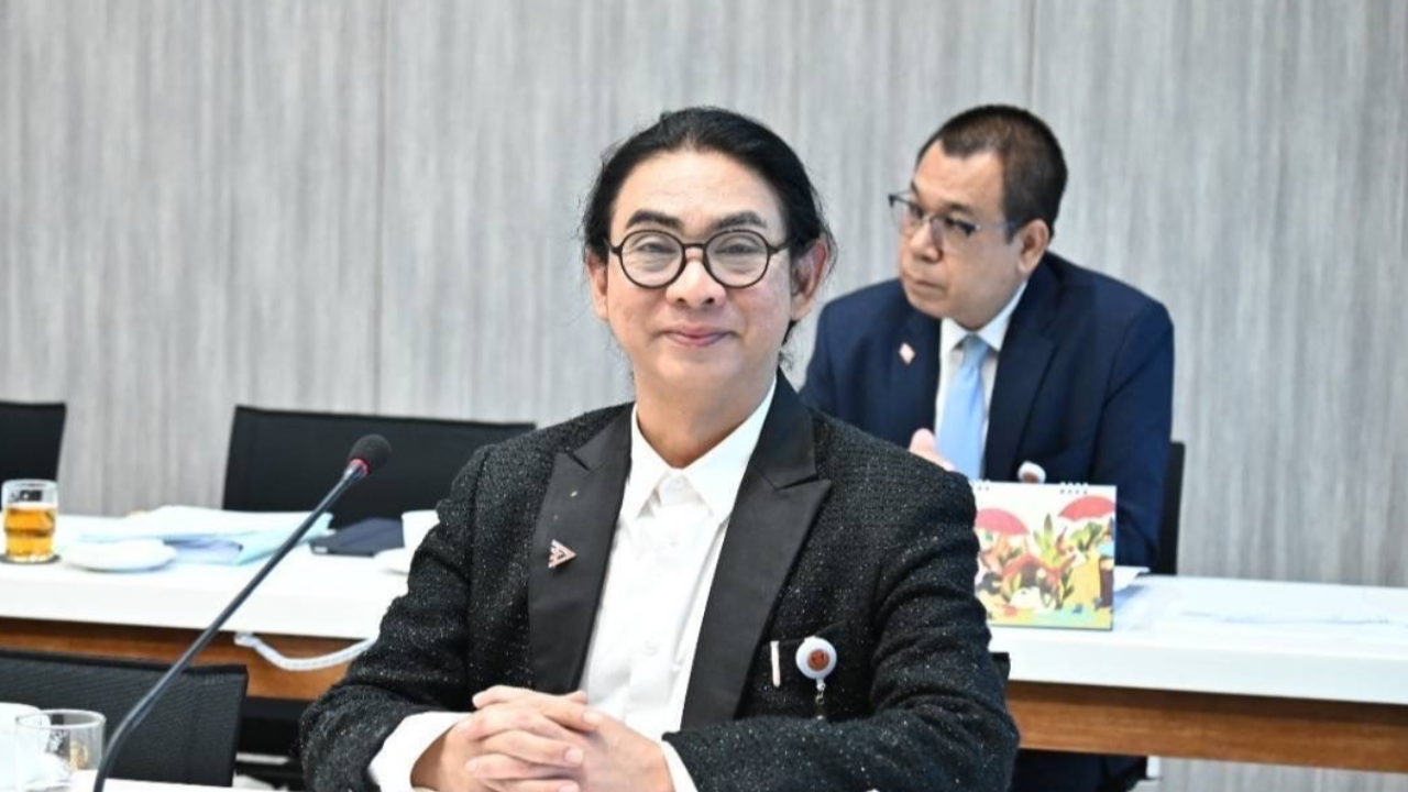 ก้าวไกล เตรียมยื่นสภาฯ 21 ก.พ.นี้ ถกร่างกฎหมายคำนำหน้านามเอื้อคนข้ามเพศ