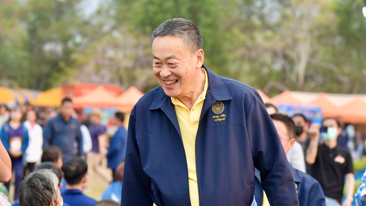 นายกฯ ย้ำยังไม่ปรับ ครม. ยัน “ทักษิณ” พักโทษตามกฎหมาย เมิน สว. บอกเป็นดาวไร้แสง