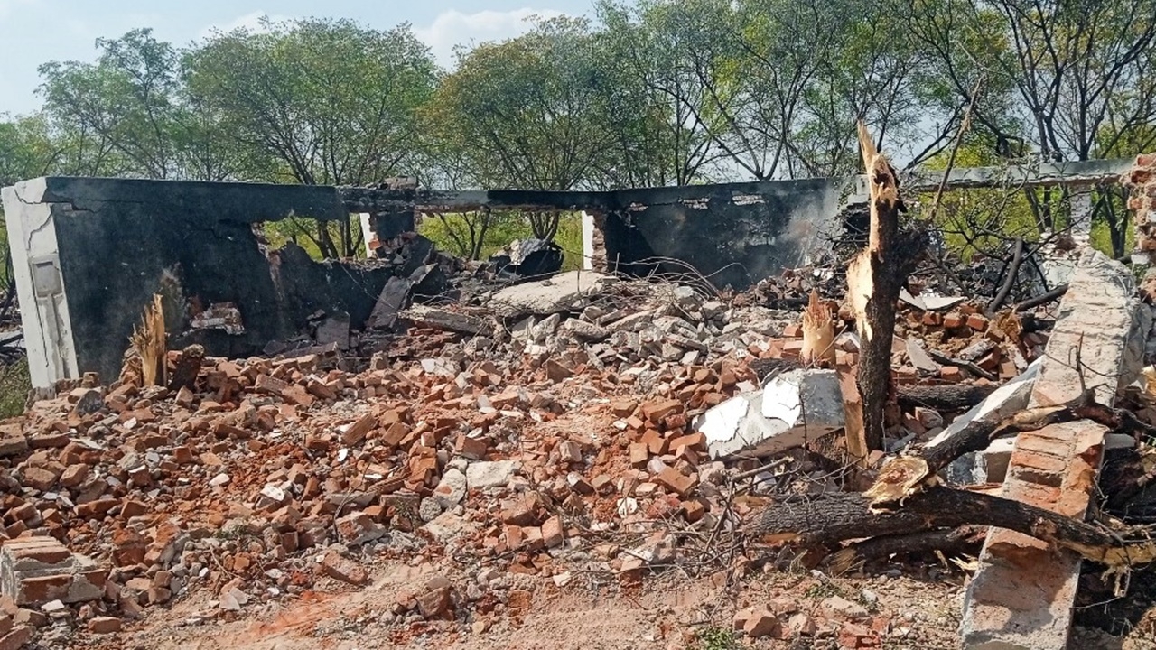 ไฟไหม้โรงงานพลุอินเดีย ก่อนระเบิดตูมสนั่น ดับ 10 ศพ เจ็บอีกอื้อ