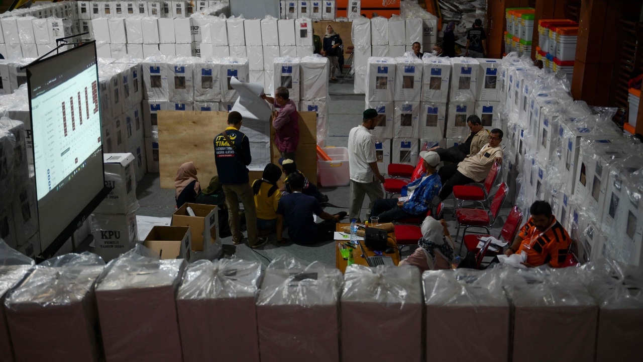 จนท.หน่วยเลือกตั้งอินโดฯ ดับสลด เพราะอ่อนเพลียจากการทำงานรวม 71 ศพ